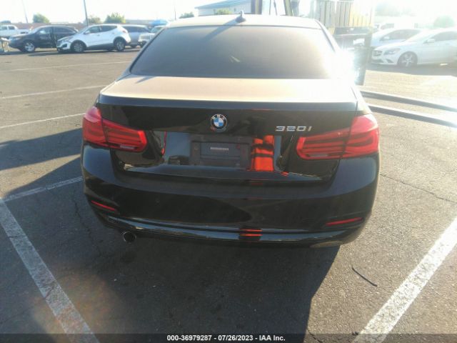 WBA8E1G55JNU90710 BMW 3 Series 320i