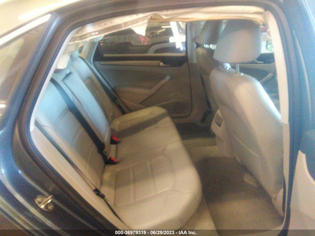 1VWAT7A30FC117790 Volkswagen Passat 1.8t Limited Edition