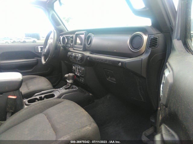 1C4GJXAN0KW519998 Jeep Wrangler Sport S