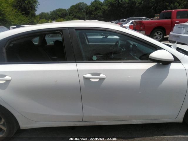 3KPF24AD9ME340273 KIA Forte Lxs