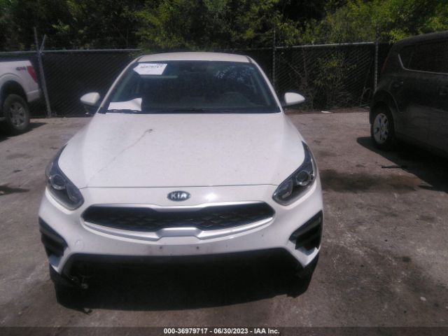3KPF24AD8ME362992 KIA Forte Lxs