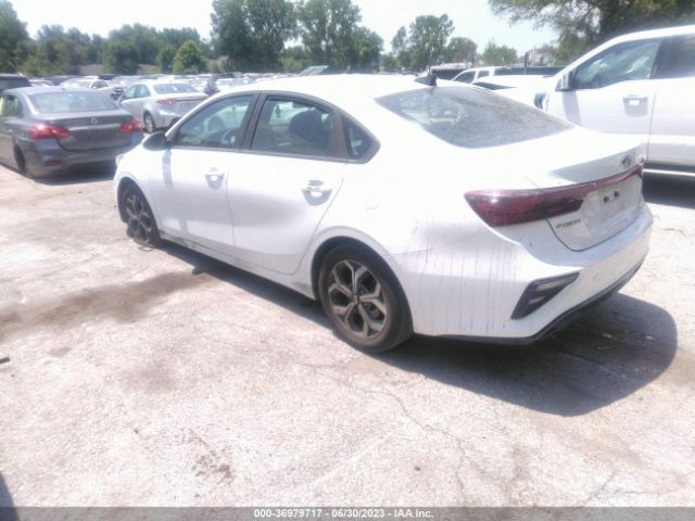 3KPF24AD8ME362992 KIA Forte Lxs