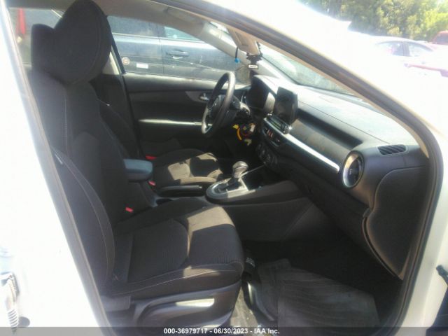 3KPF24AD8ME362992 KIA Forte Lxs