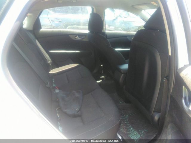 3KPF24AD8ME362992 KIA Forte Lxs