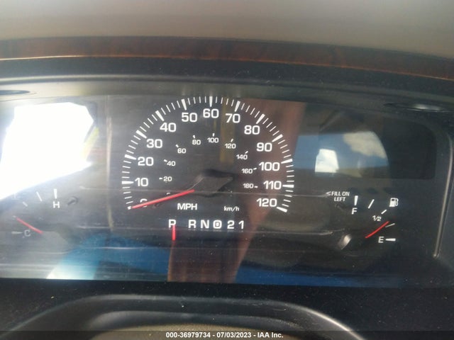 2000 LINCOLN TOWN CAR CARTIER VIN: 1LNHM83W2YY827805