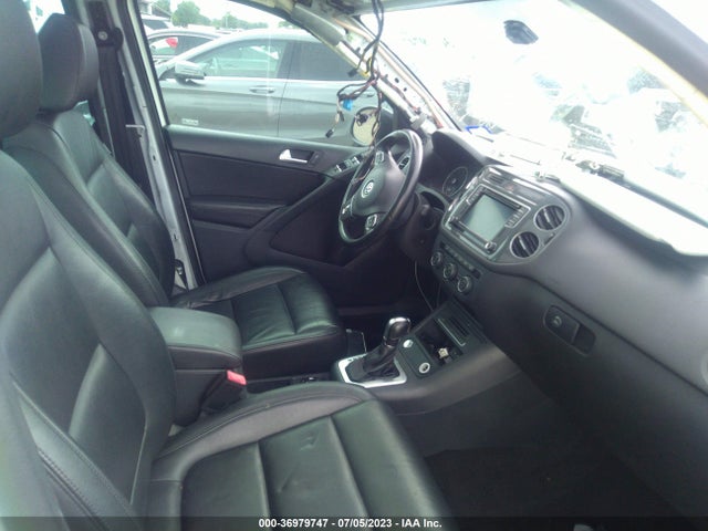 WVGTV7AX2HW511636 Volkswagen Tiguan Sport