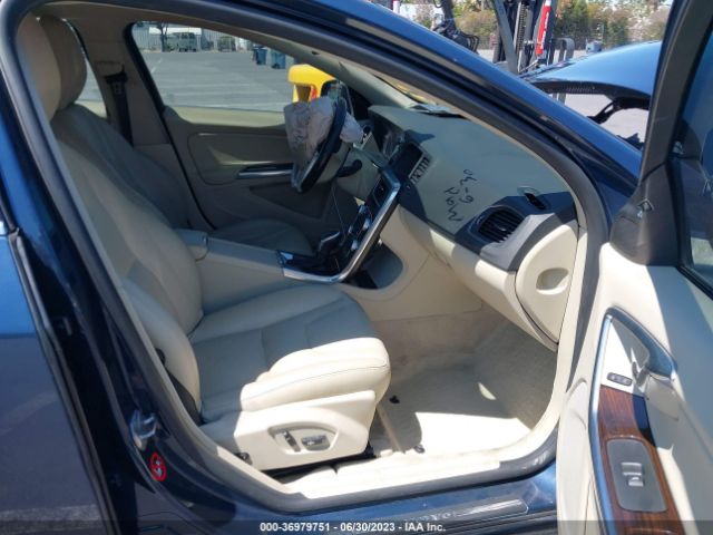 YV140MFK1F2353310 Volvo S60 T5 Premier