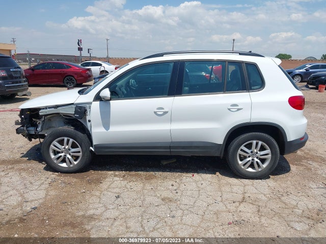 WVGBV7AX5HK010517 Volkswagen TIGUAN