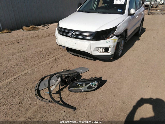 WVGBV7AX5HK010517 Volkswagen TIGUAN