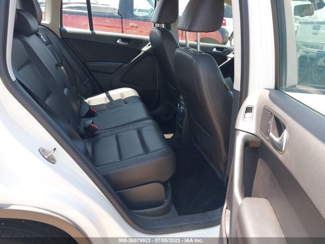 WVGBV7AX5HK010517 Volkswagen TIGUAN