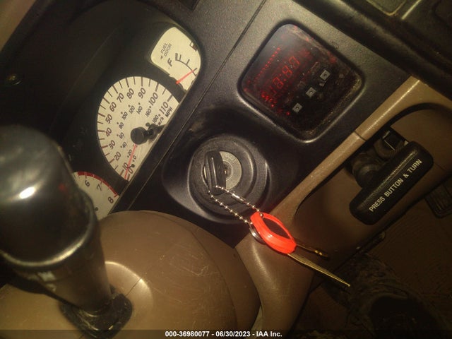 2004 TOYOTA TACOMA VIN: 5TEVL52N74Z445649