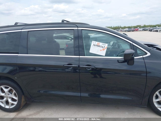 2C4RC1DG8JR168102 Chrysler Pacifica Touring