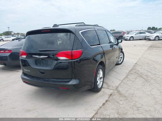 2C4RC1DG8JR168102 Chrysler Pacifica Touring