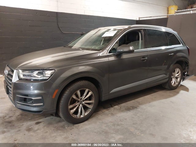 Audi Q7 Premium Plus 2018 WA1LAAF74JD046231 Image 2