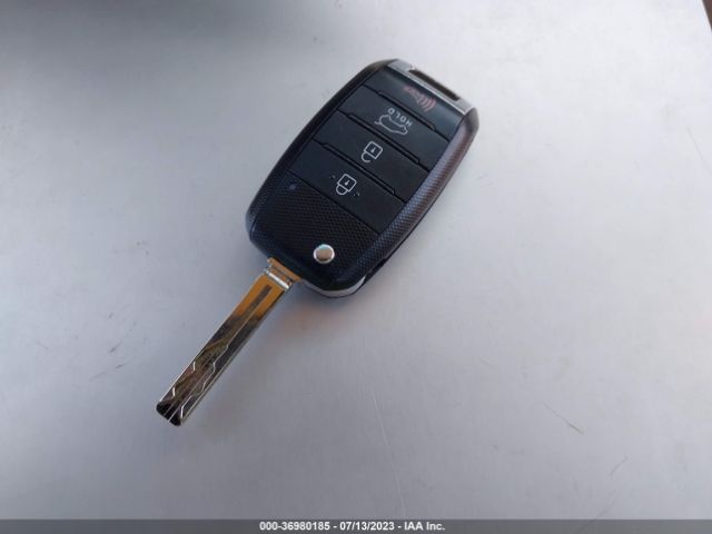 KNDJN2A24K7681517 KIA Soul Base