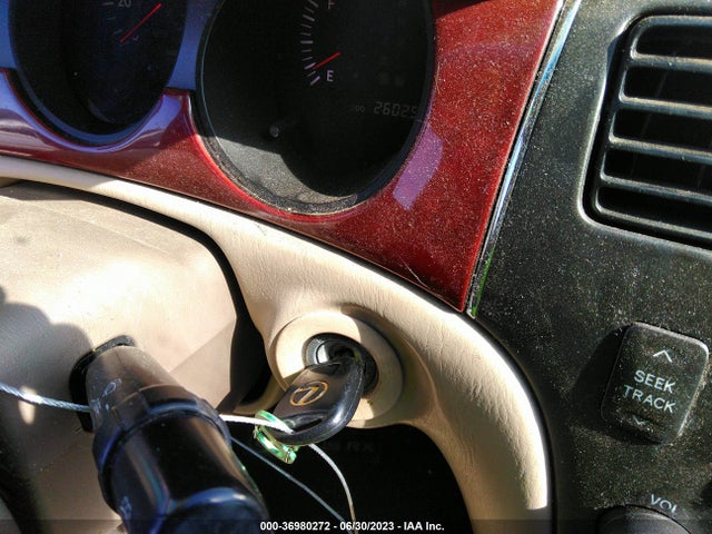 2002 LEXUS ES 300 VIN: JTHBF30G020020093