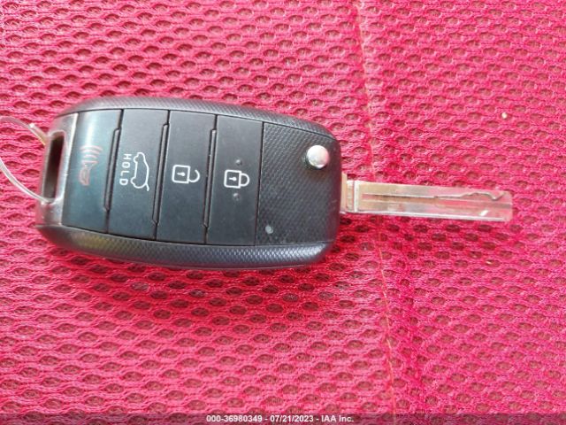 KNDJN2A2XJ7623264 KIA Soul Base