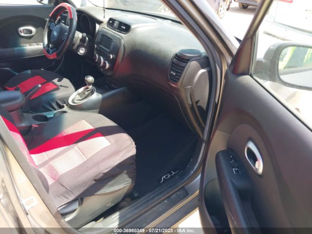 KNDJN2A2XJ7623264 KIA Soul Base