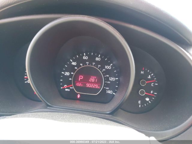 KNDJN2A2XJ7623264 KIA Soul Base