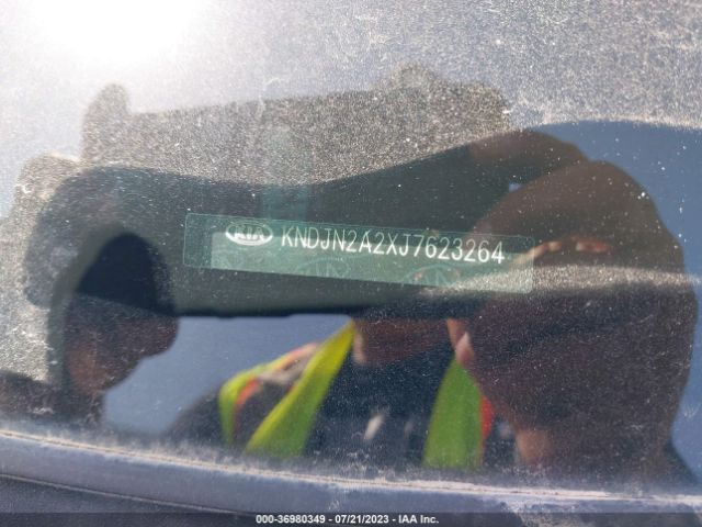 KNDJN2A2XJ7623264 KIA Soul Base