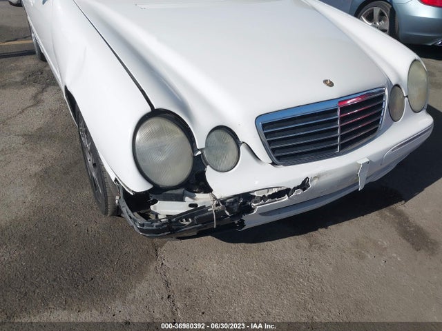 2000 MERCEDES-BENZ E-CLASS VIN: WDBJF65J8YB084266