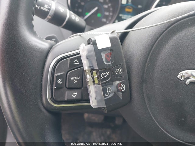 2020 JAGUAR F-PACE SADCJ2FX1LA647018 Photo 10