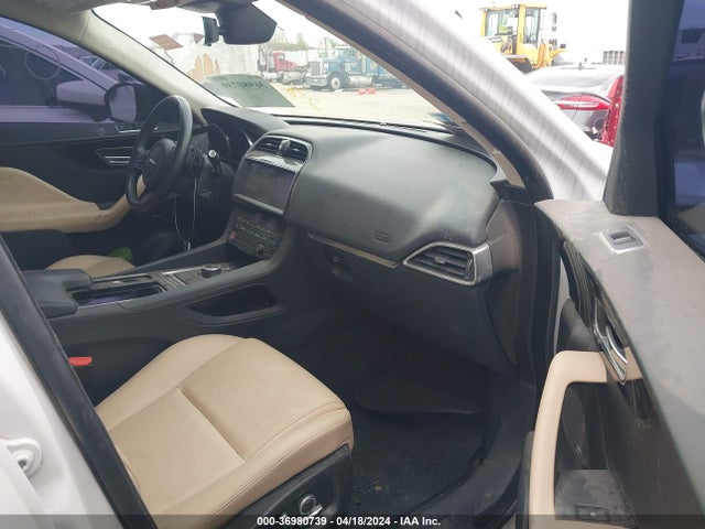 2020 JAGUAR F-PACE SADCJ2FX1LA647018 Photo 4