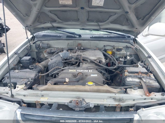 2001 TOYOTA 4RUNNER SR5 VIN: JT3GN86R710209794