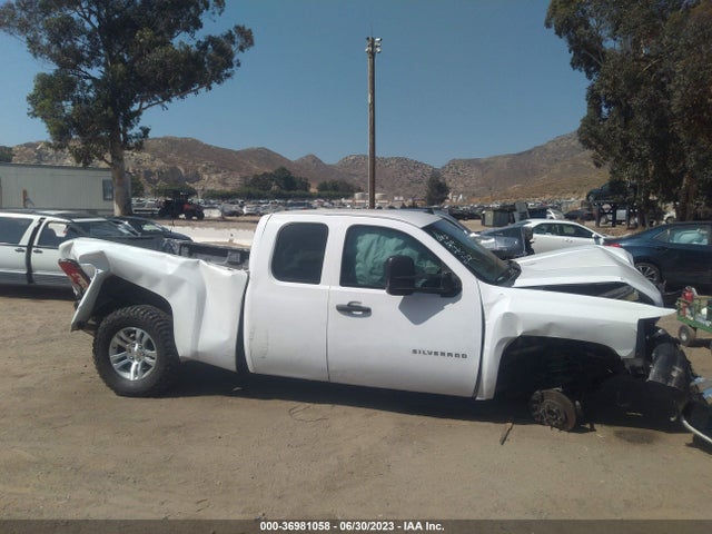 2011 CHEVROLET SILVERADO 1500 LT VIN: 1GCRCSE00BZ387442
