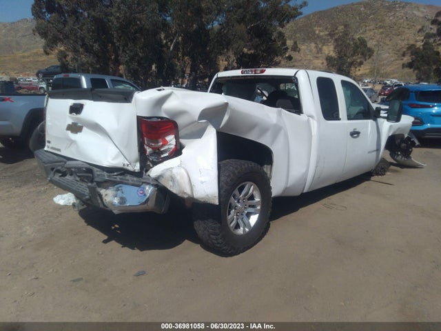 2011 CHEVROLET SILVERADO 1500 LT VIN: 1GCRCSE00BZ387442