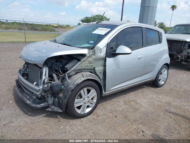 Chevrolet SPARK LS 2014 KL8CB6S95EC526323 Image 2