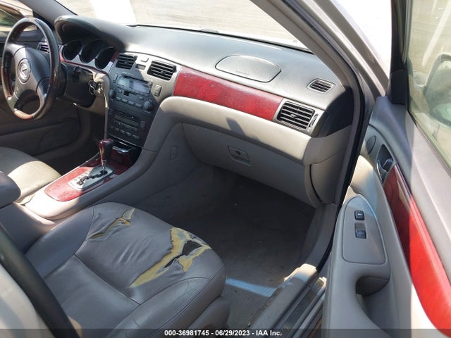 2002 LEXUS ES 300 VIN: JTHBF30G425004112