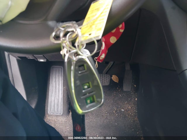 Chevrolet EQUINOX LT 2018 2GNAXJEV3J6323100 Image 11