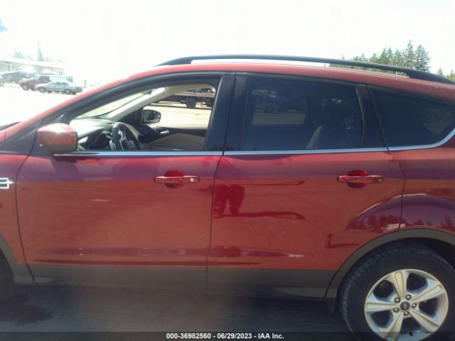 1FMCU9G95GUC41111 Ford ESCAPE SE
