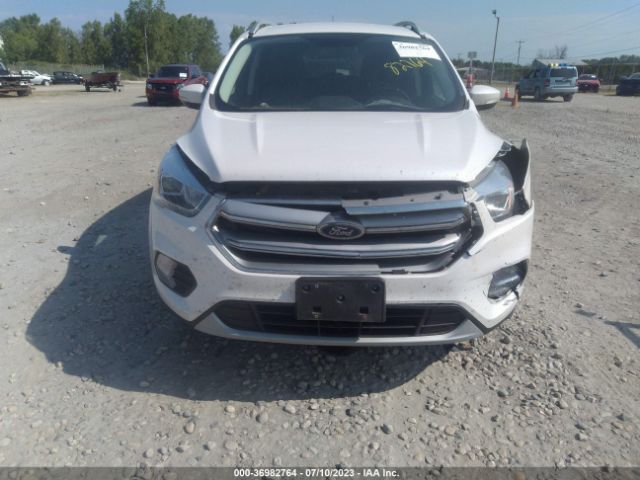 1FMCU9JD5HUE08758 Ford Escape Titanium