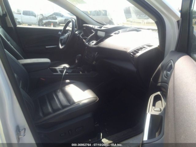 1FMCU9JD5HUE08758 Ford Escape Titanium