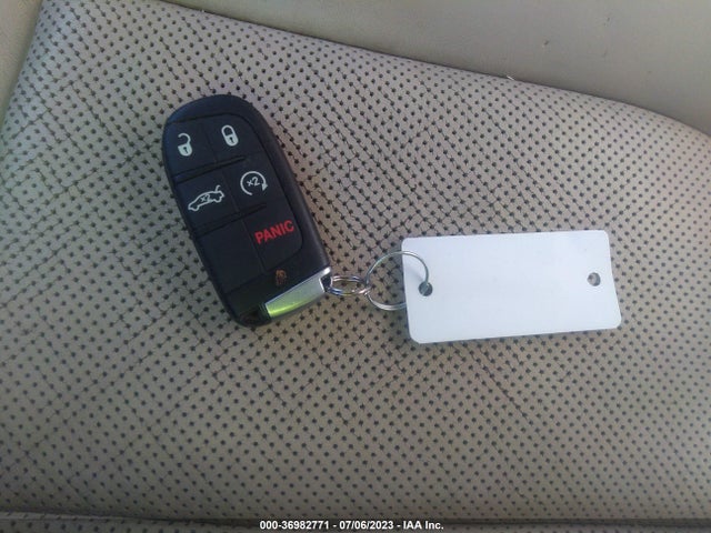 1C3CCCCG8FN727935 Chrysler 200 C
