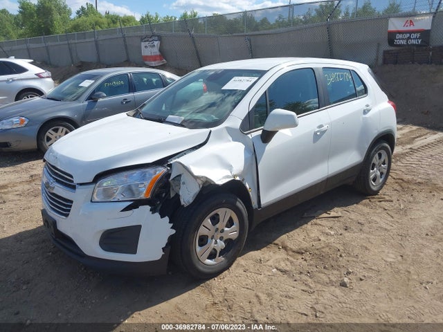 Chevrolet TRAX LS 2016 KL7CJKSB3GB513937 Image 2