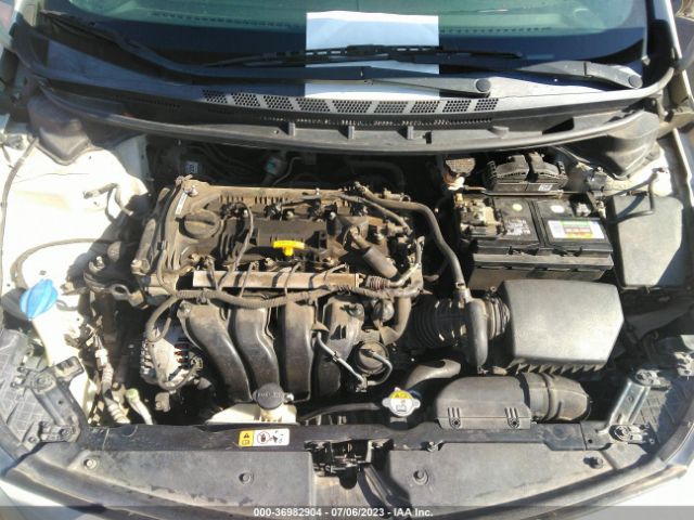 KNAFK4A60F5404696 KIA FORTE LX