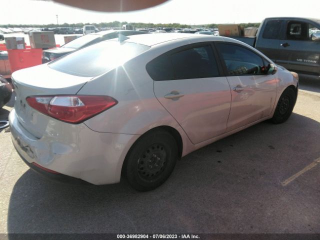 KNAFK4A60F5404696 KIA FORTE LX