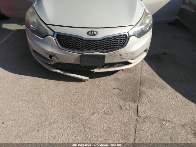 KNAFK4A60F5404696 KIA FORTE LX