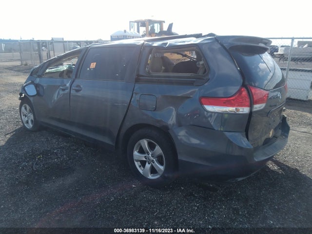 Toyota SIENNA LE 2014 5TDKK3DC1ES507227 Image 3