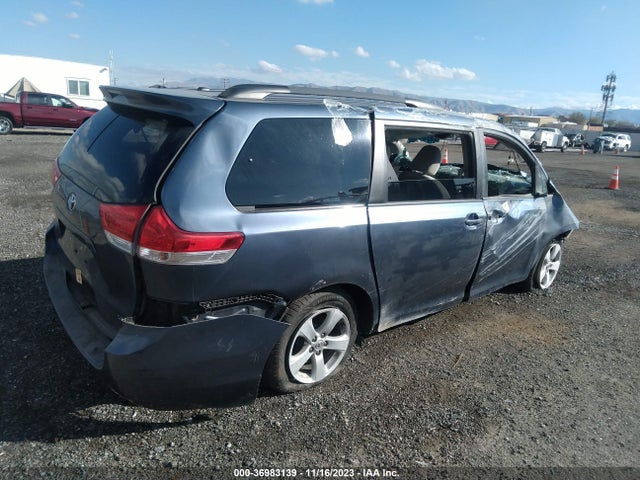 Toyota SIENNA LE 2014 5TDKK3DC1ES507227 Image 4
