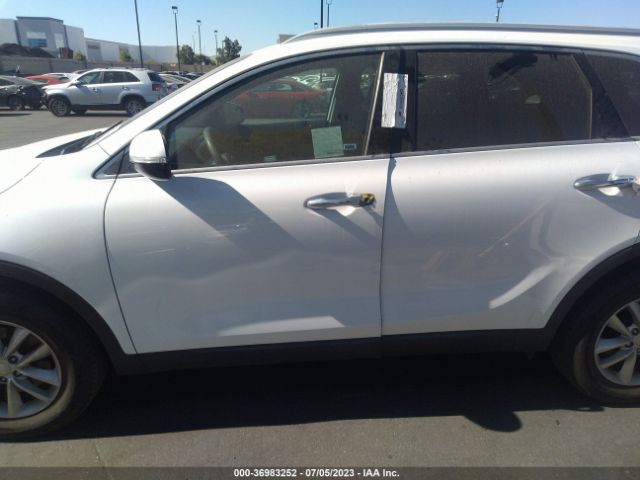 5XYPG4A32JG347609 KIA SORENTO LX