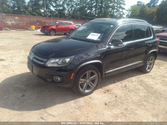 WVGTV7AX7HK027243 Volkswagen Tiguan Sport