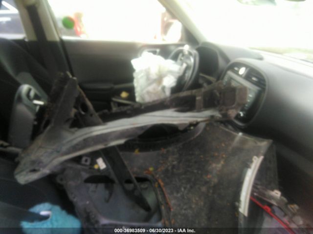 KNDJ63AU8L7029831 KIA Soul Gt-line