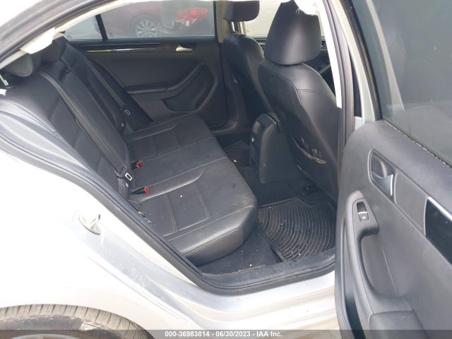 3VWL07AJ5GM217044 Volkswagen Jetta Sedan 1.8t Sel