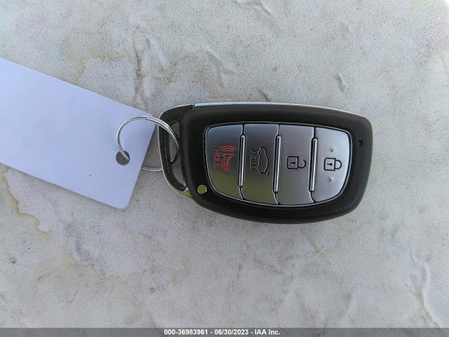 Hyundai Elantra Limited 2017 5NPD84LF1HH082708 Image 3