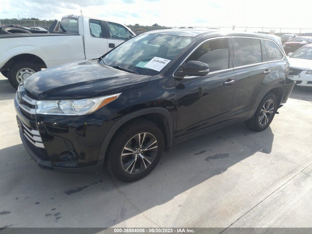 Toyota Highlander Le 2019 5TDZARFH6KS042579 Image 2