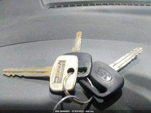 1998 TOYOTA RAV4 VIN: JT3GP10V1W7038420